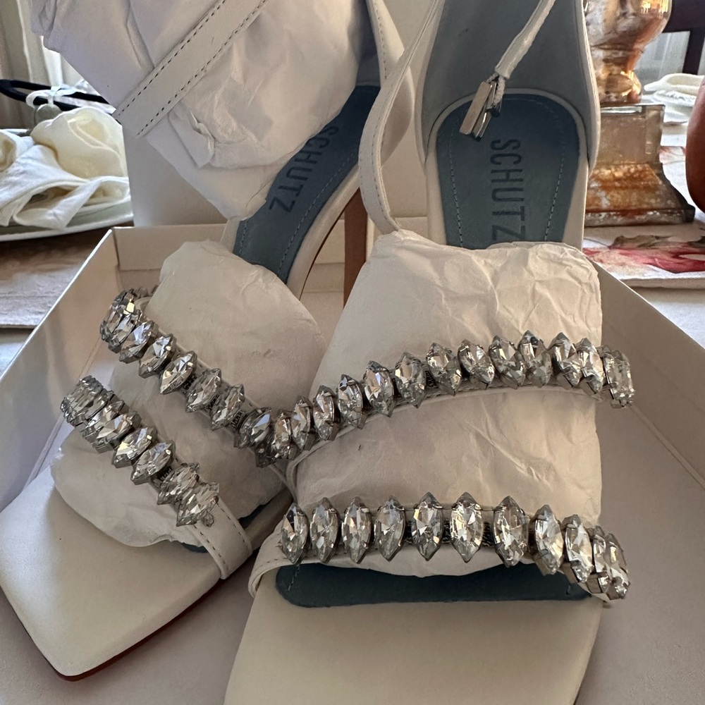 SCHUTZ White Deluxe Nappa heel